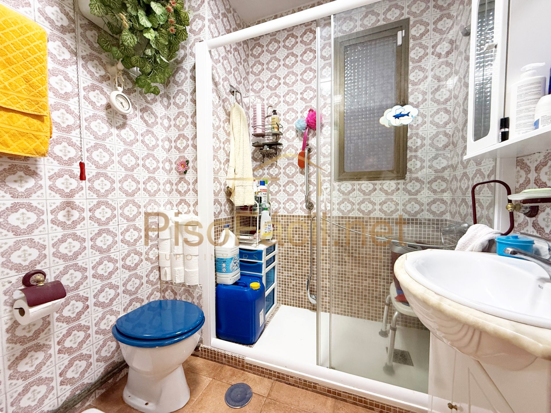 Bathroom of Flat for sale in Parla  with Air Conditioner and Heating