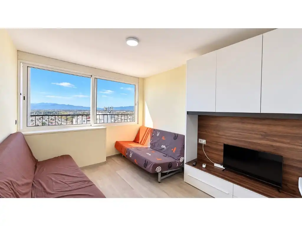 Studio with lift for sale in Carrer del Delta-Muga