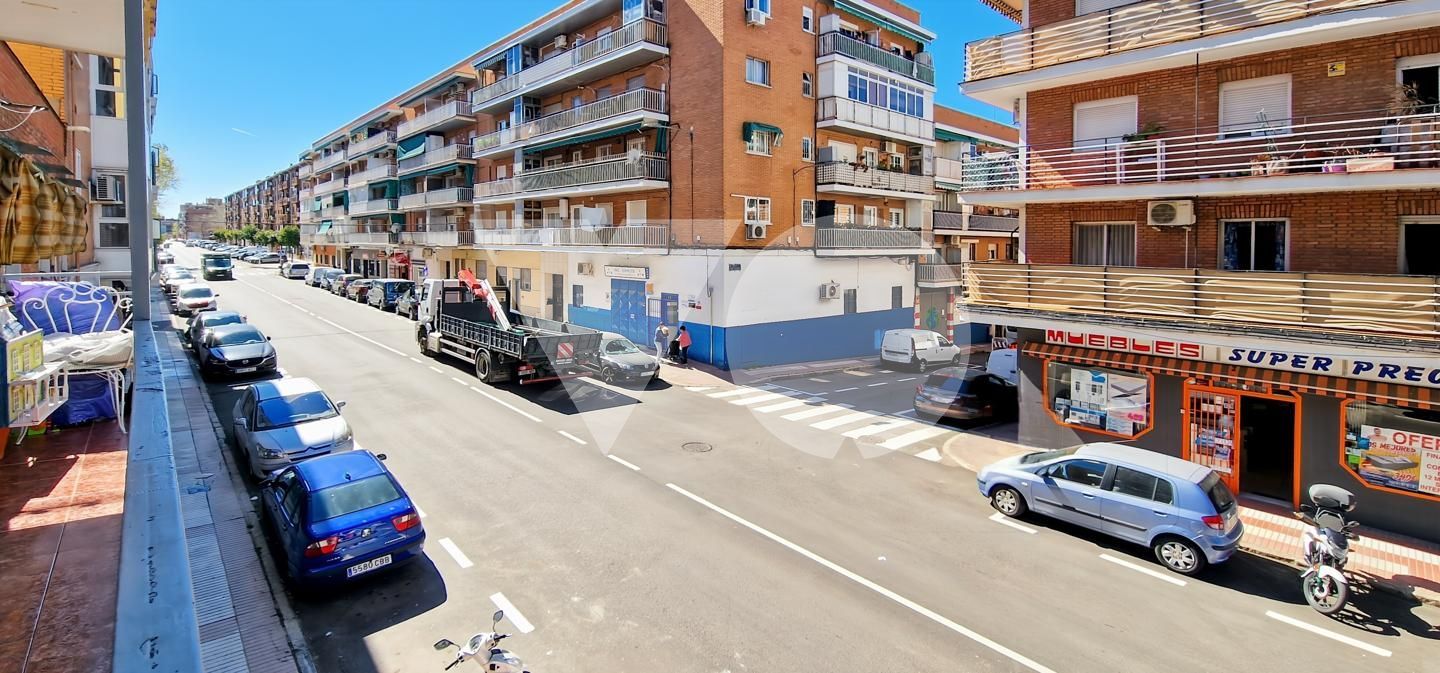 Vista exterior de Pis en venda en  Madrid Capital amb Calefacció i Terrassa