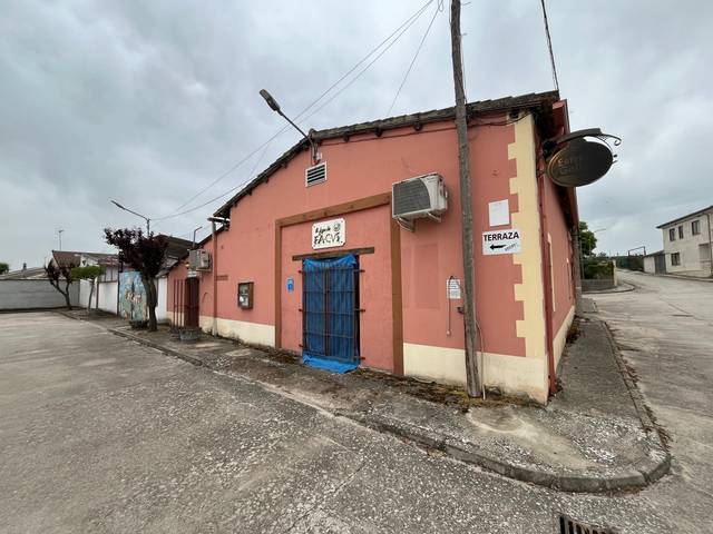 Local comercial en Venta en Calle Fragua, 1 en Santibáñez de Valcorba