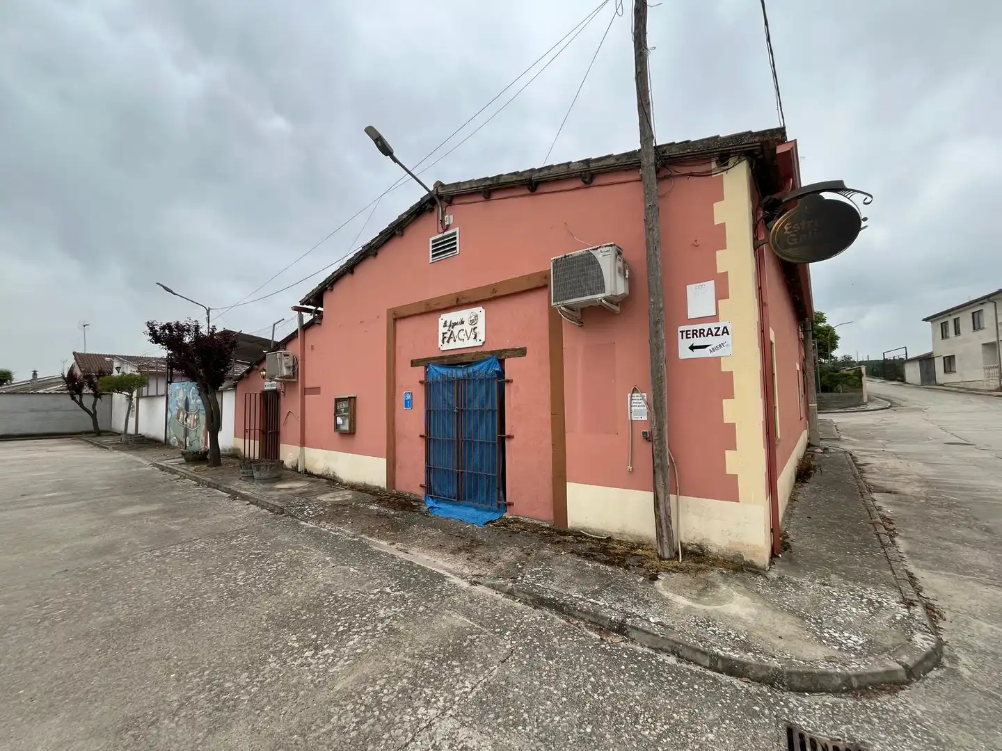 Vista exterior de Local en venta en Santibáñez de Valcorba con Amueblado
