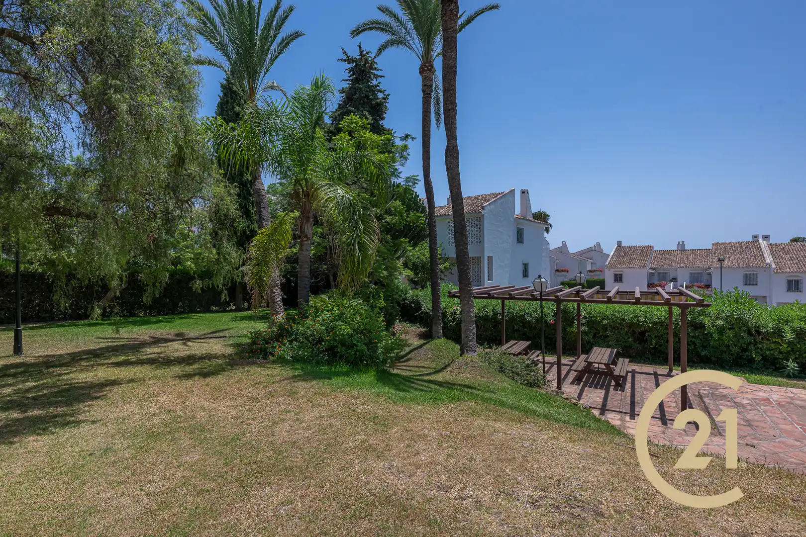 Jardín de Planta baja en venta en Marbella con Aire acondicionado, Terraza y Amueblado