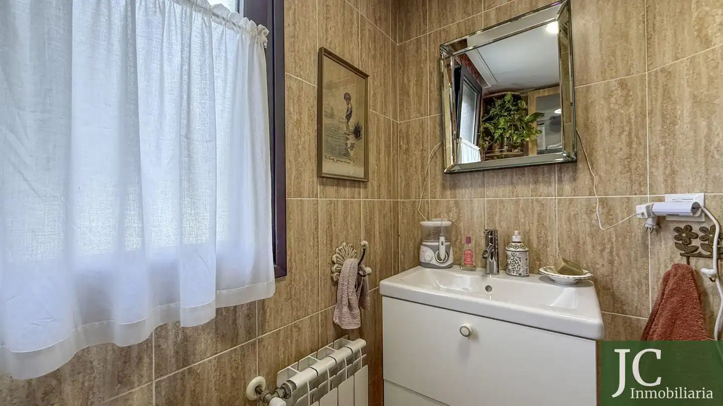 Baño de Planta baja en venta en Limpias con Calefacción, Jardín privado y Terraza