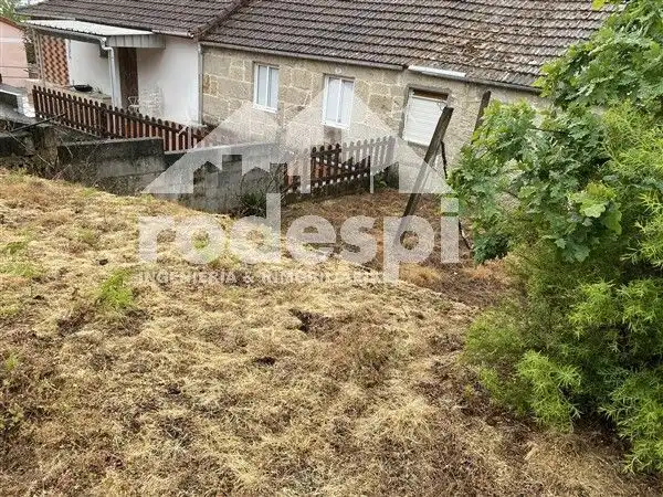 Casa adosada en venda en Crecente amb Traster