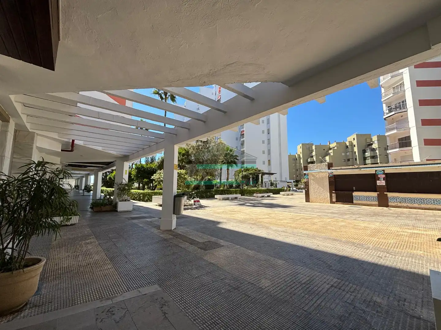 Terrasse von Wohnung zum Verkauf in Salobreña mit Klimaanlage, Terrasse und Möbliert
