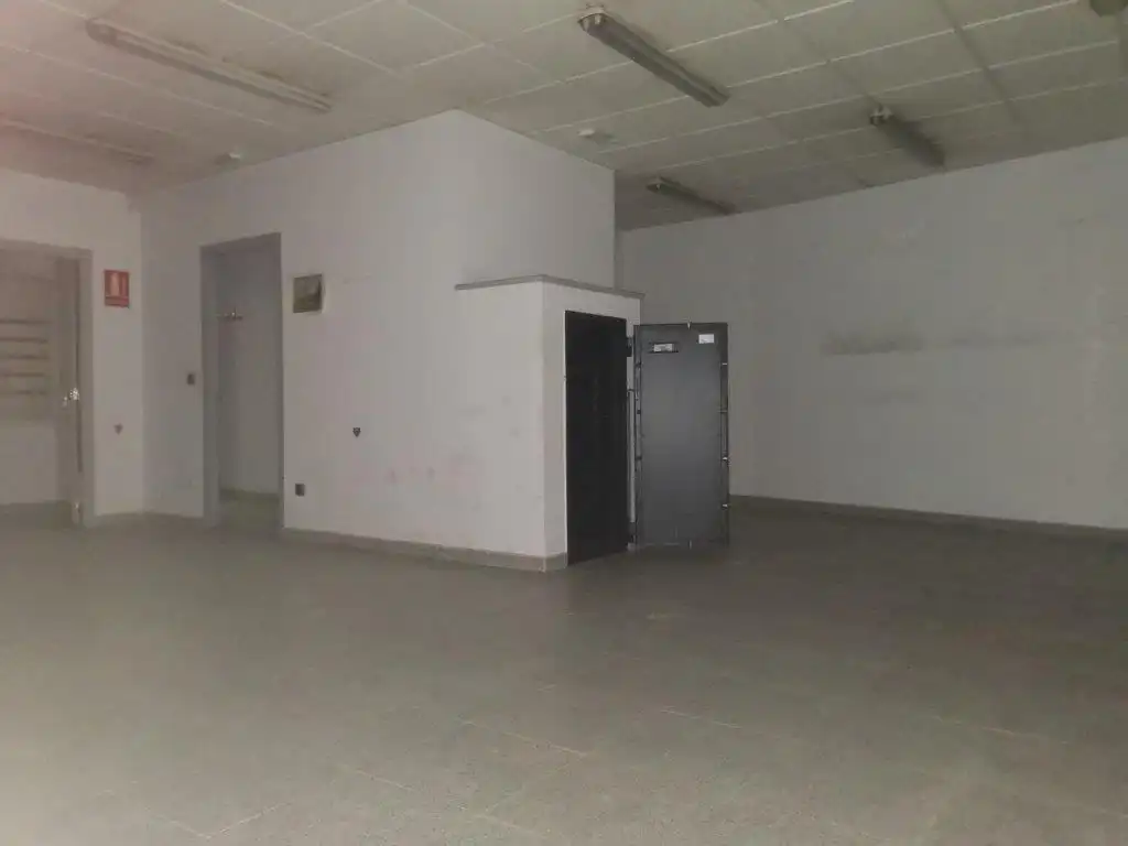 Local comercial en venda a Calle Amador de los Ríos 38, imagen 4