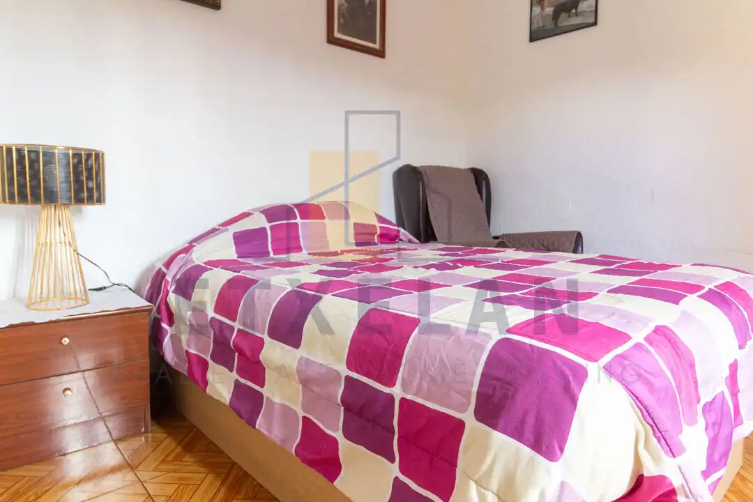 Dormitori de Finca rústica en venda en Ermua amb Calefacció, Jardí privat i Moblat