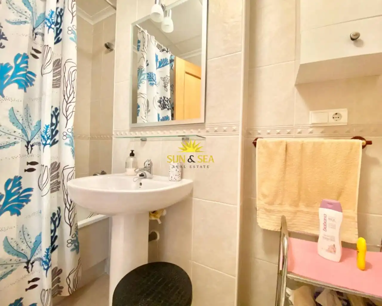 Baño de Apartamento de alquiler en Cartagena con Aire acondicionado, Calefacción y Piscina