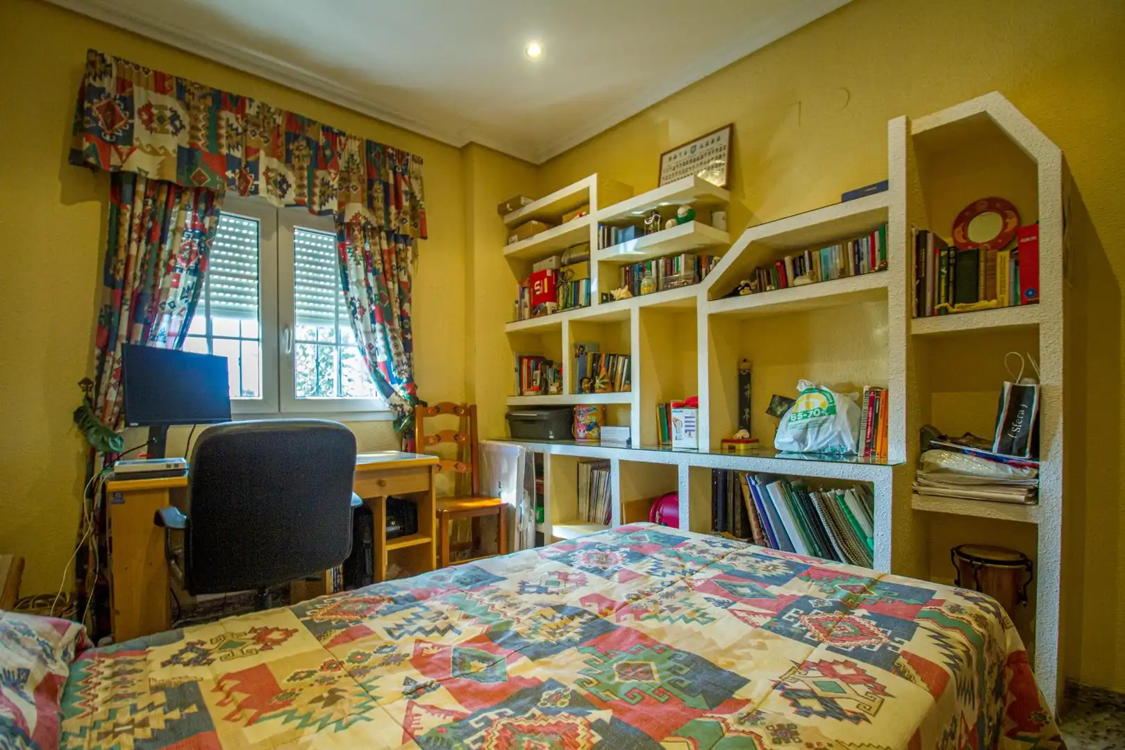 Dormitori de Casa o xalet en venda en Badajoz amb Aire condicionat, Jardí privat i Terrassa