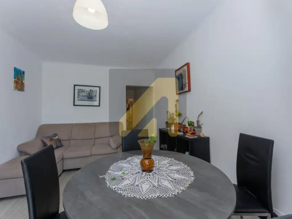 Sala d'estar de Apartament en venda en L'Hospitalet de Llobregat