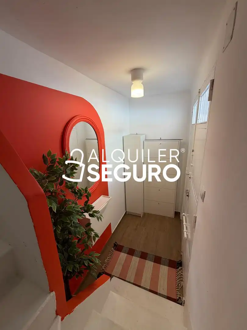 Flat for rent in Madrid  with Air Conditioner and Furnished