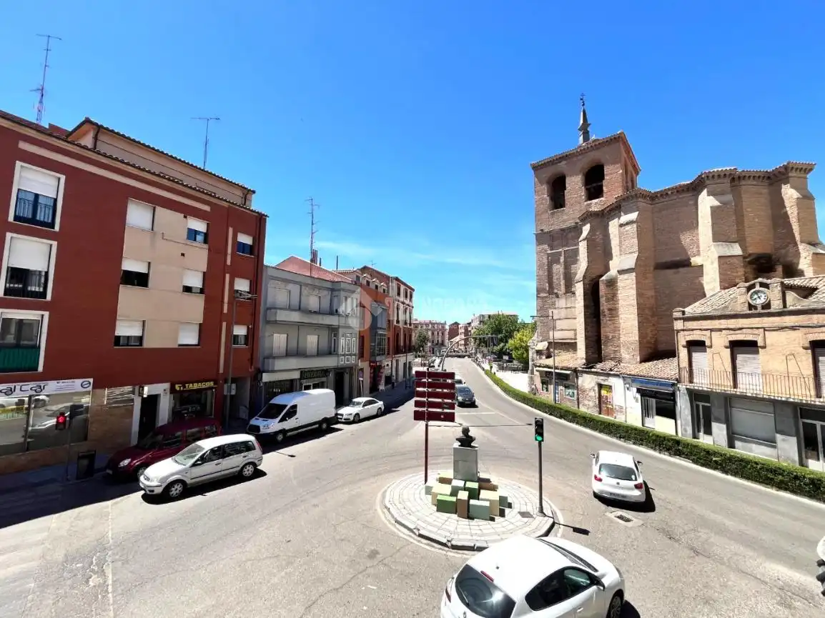 Vista exterior de Piso en venta en Medina del Campo con Calefacción
