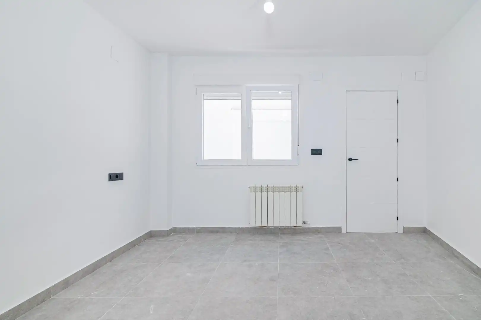 Piso en venta en Cenes de la Vega con Terraza, Balcón y Piscina comunitaria