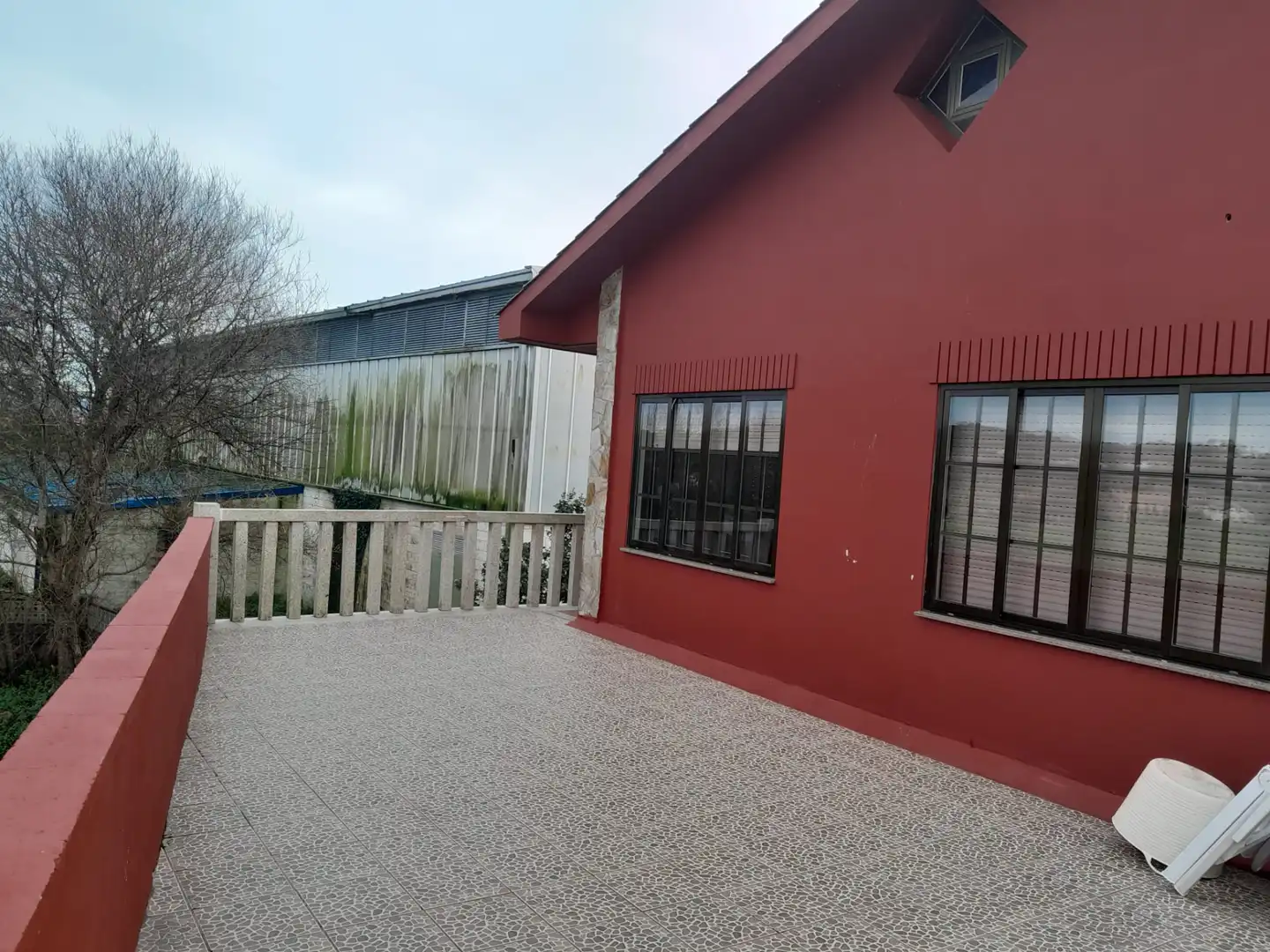 Vista exterior de Casa o xalet en venda en Ribeira amb Calefacció, Jardí privat i Parquet