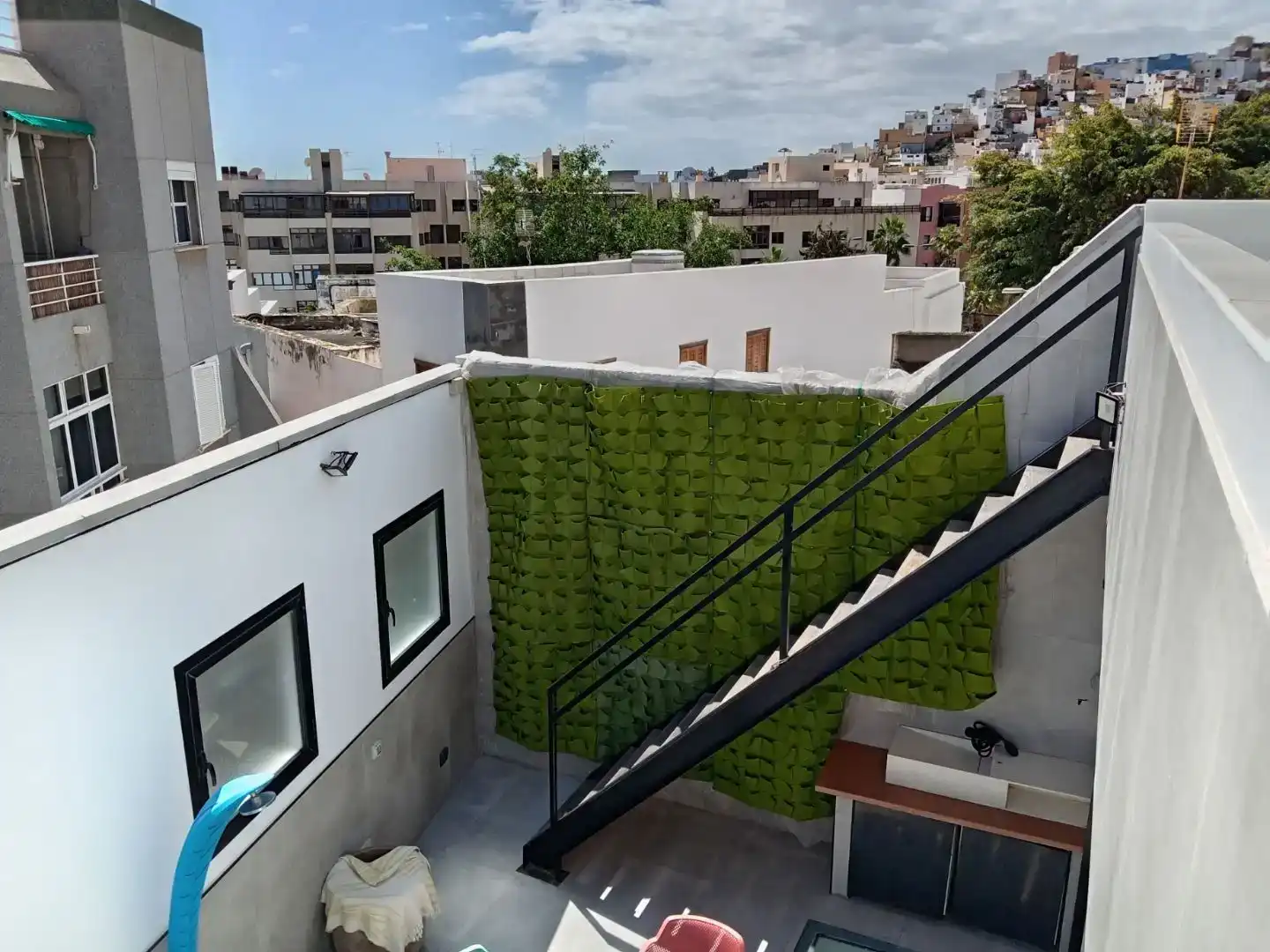 Terrassa de Casa adosada en venda en Las Palmas de Gran Canaria amb Jardí privat, Piscina i Moblat
