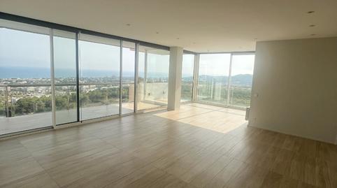 Foto 2 de Piso de alquiler en Carrer Bosc D'en Bruguera, 17, Vallpineda - Santa Bàrbara, Barcelona