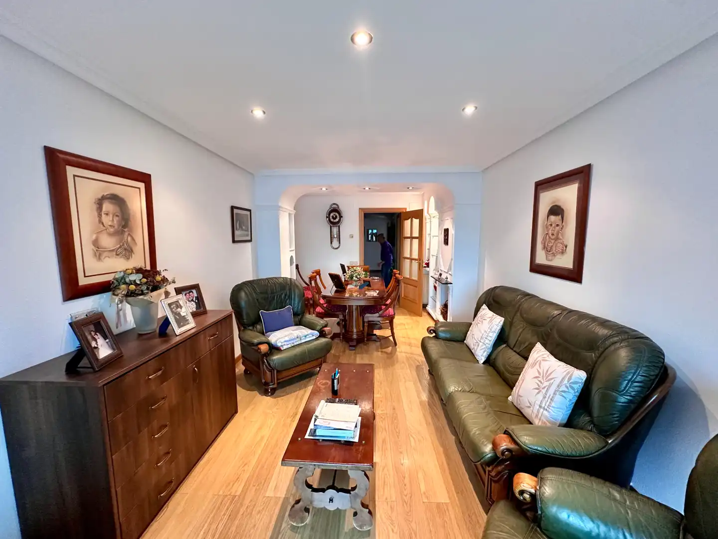 Living room of Flat for sale in Girona  with Heating, Furnished and Balcony