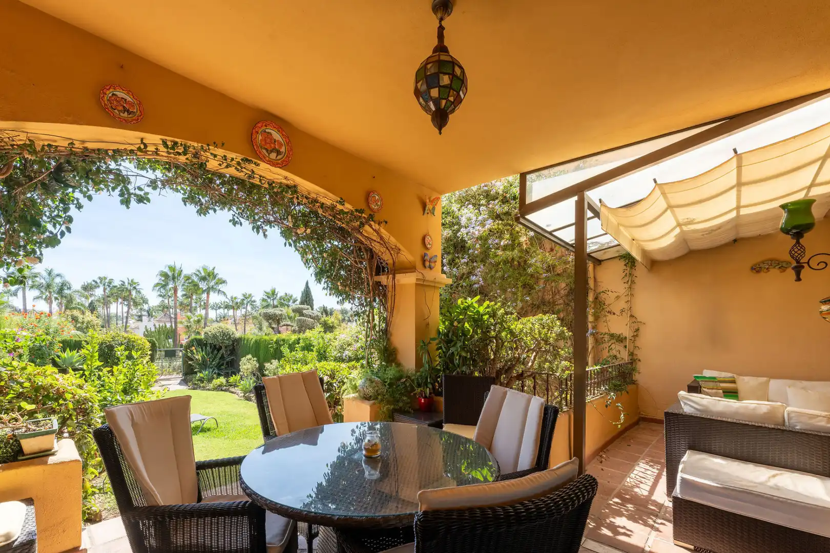 Adosado con piscina en venta en Nueva Andalucía, imagen 2