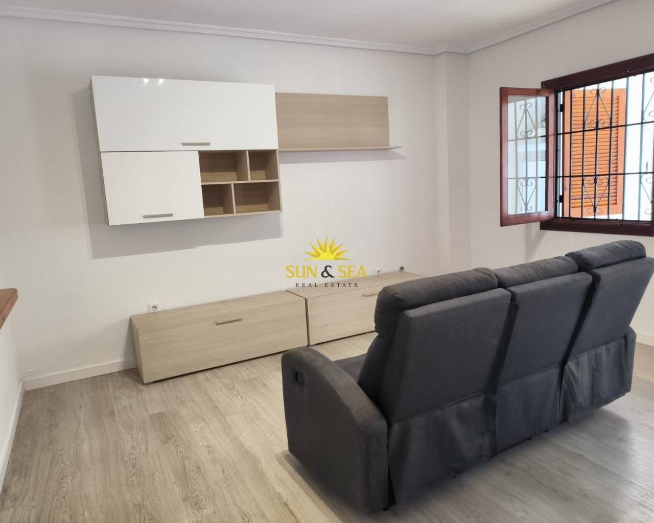 Sala d'estar de Planta baixa de lloguer en Torrevieja amb Aire condicionat, Calefacció i Terrassa