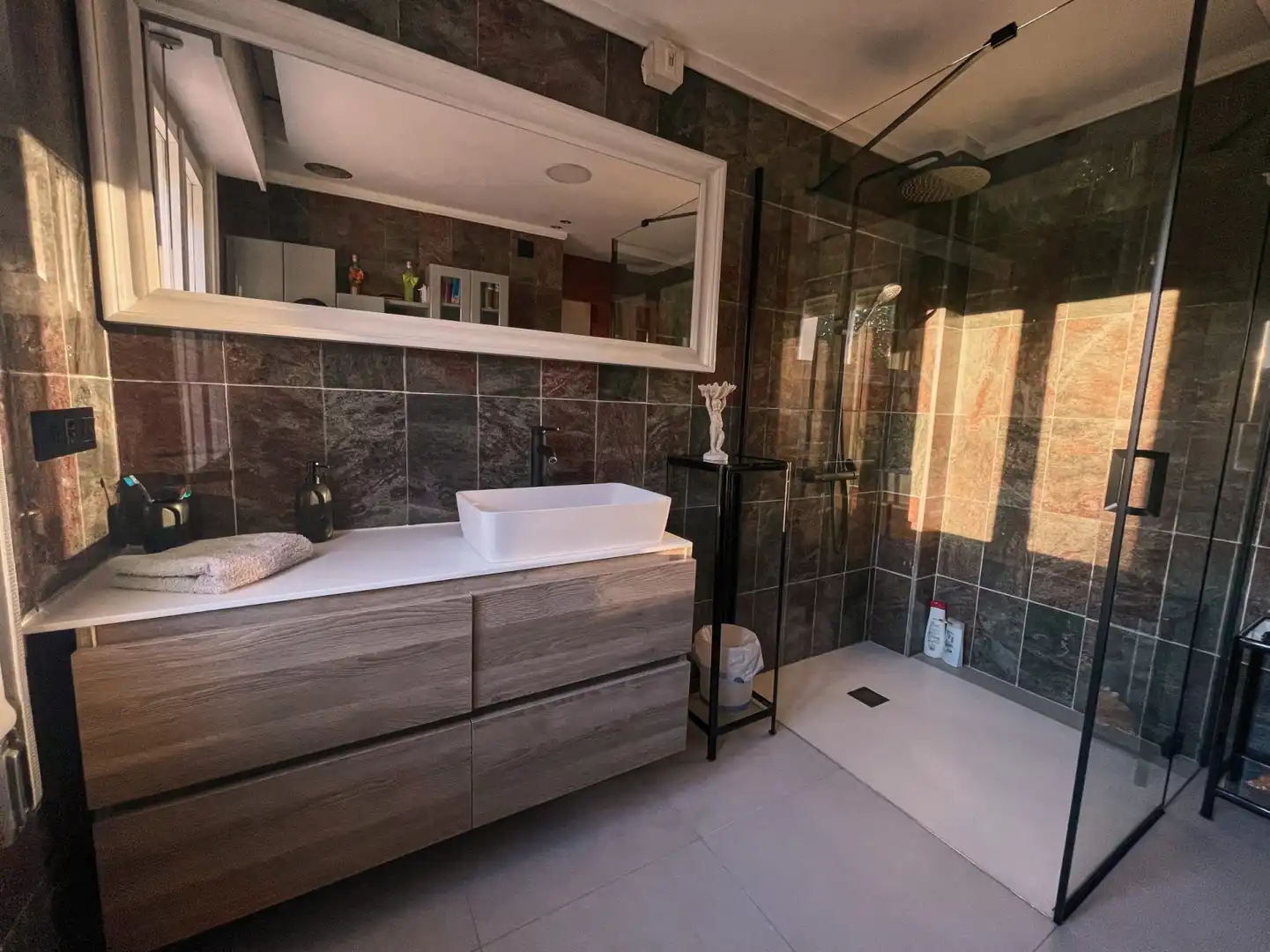 Baño de Casa o chalet en venta en Albelda de Iregua con Aire acondicionado, Calefacción y Jardín privado