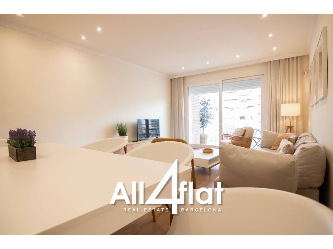 Exterior view of Flat to rent in  Barcelona Capital  with Air Conditioner, Parquet flooring and Terrace