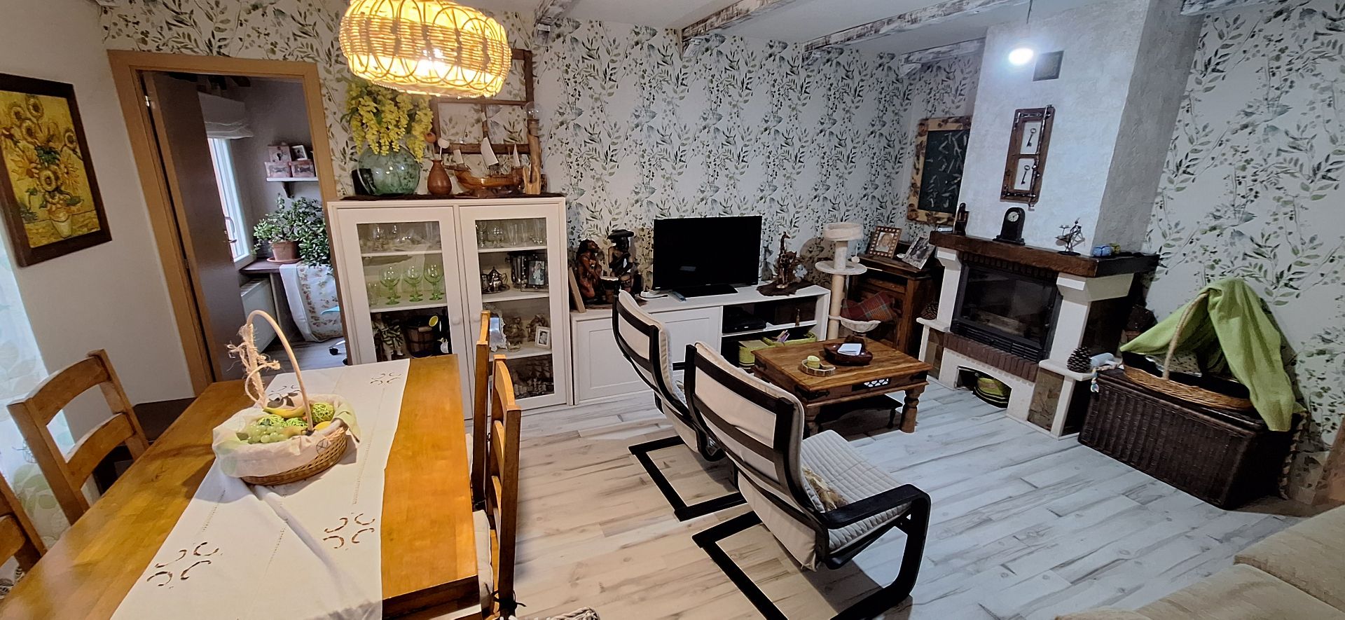 Sala d'estar de Casa o xalet en venda en Valle de las Navas amb Calefacció, Jardí privat i Moblat