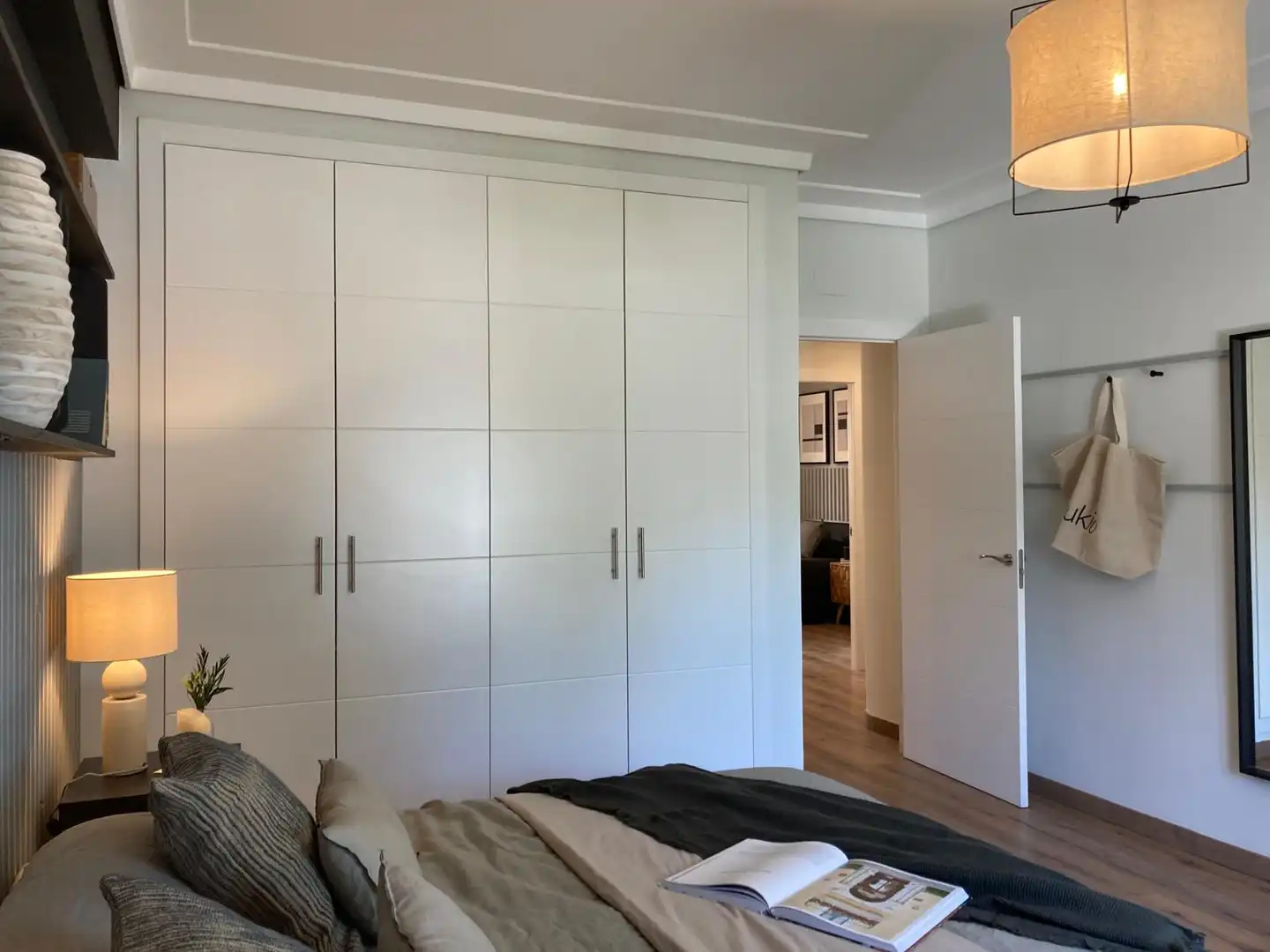 Dormitori de Apartament de lloguer en Madrid amb Aire condicionat, Calefacció i Moblat