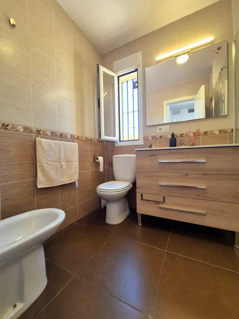 Baño de Casa adosada en venta en Algeciras con Terraza y Balcón