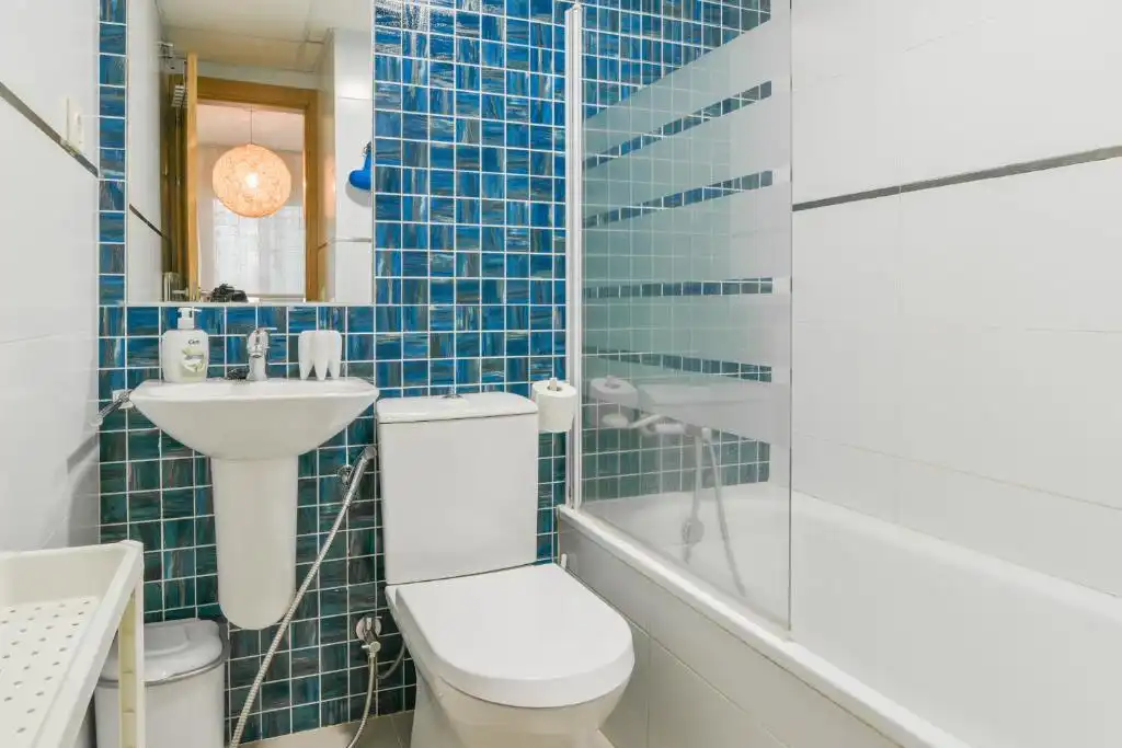 Baño de Piso de alquiler en Málaga con Amueblado