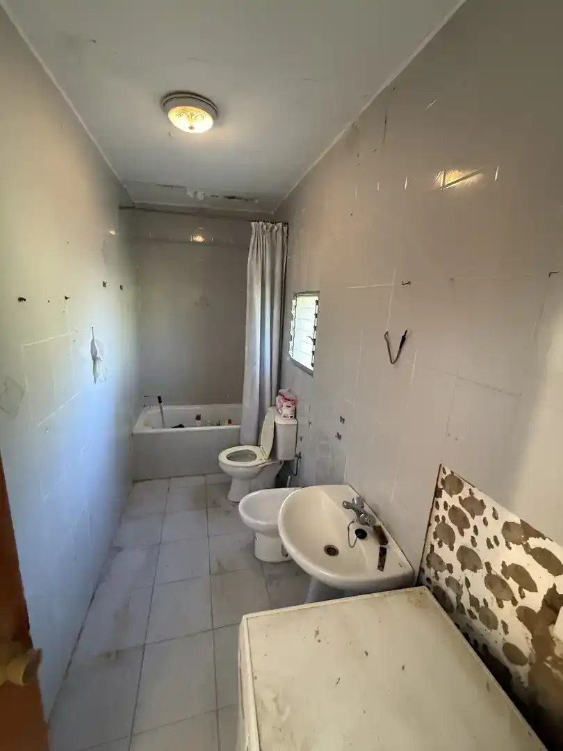 Baño de Piso en venta en Badajoz con Aire acondicionado, Jardín privado y Piscina