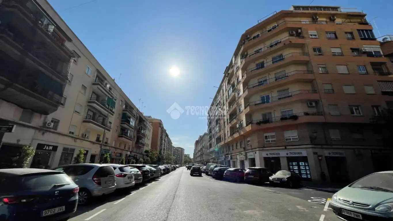 Vista exterior de Pis en venda en Valencia amb Balcó