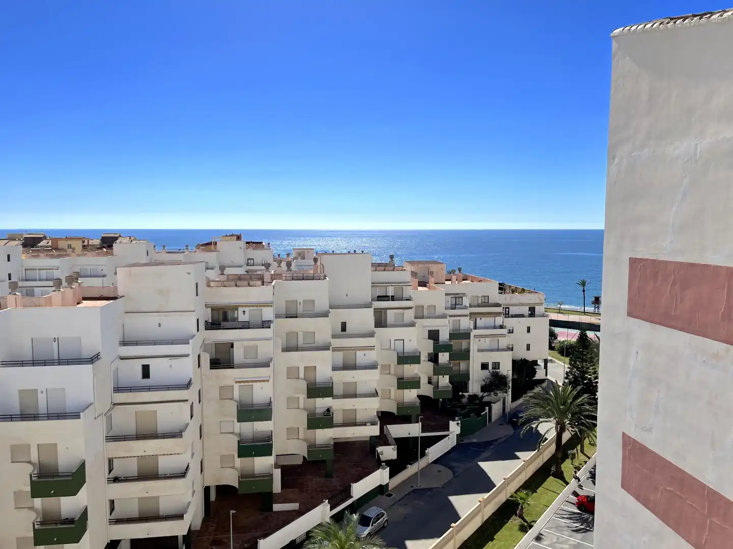 Vista exterior de Piso en venta en Salobreña con Terraza, Piscina y Piscina comunitaria