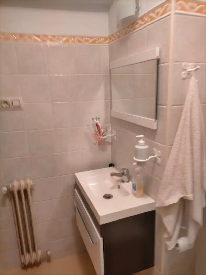 Bathroom of Flat for rent in Cuenca  with Heating and Furnished