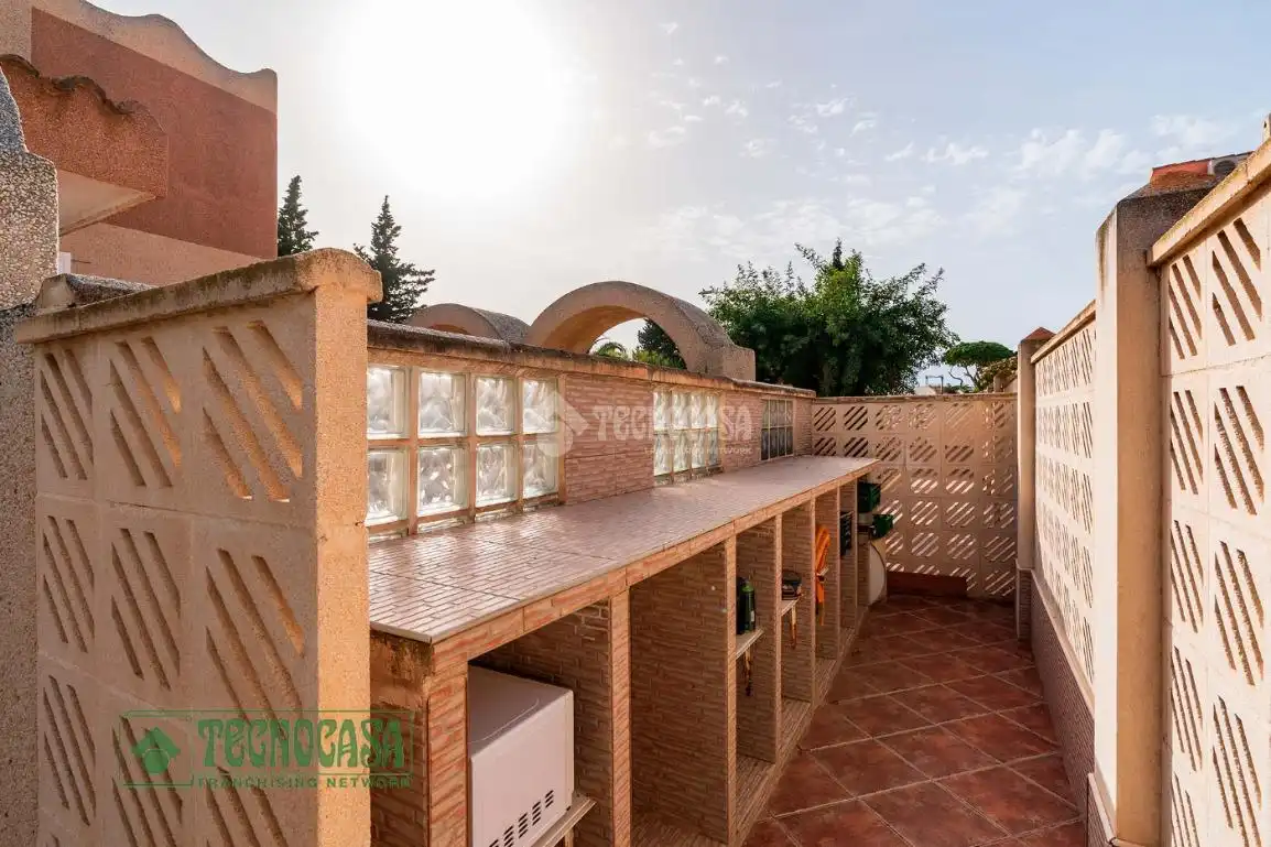 Terrassa de Casa o xalet en venda en Roquetas de Mar amb Calefacció, Terrassa i Alarma