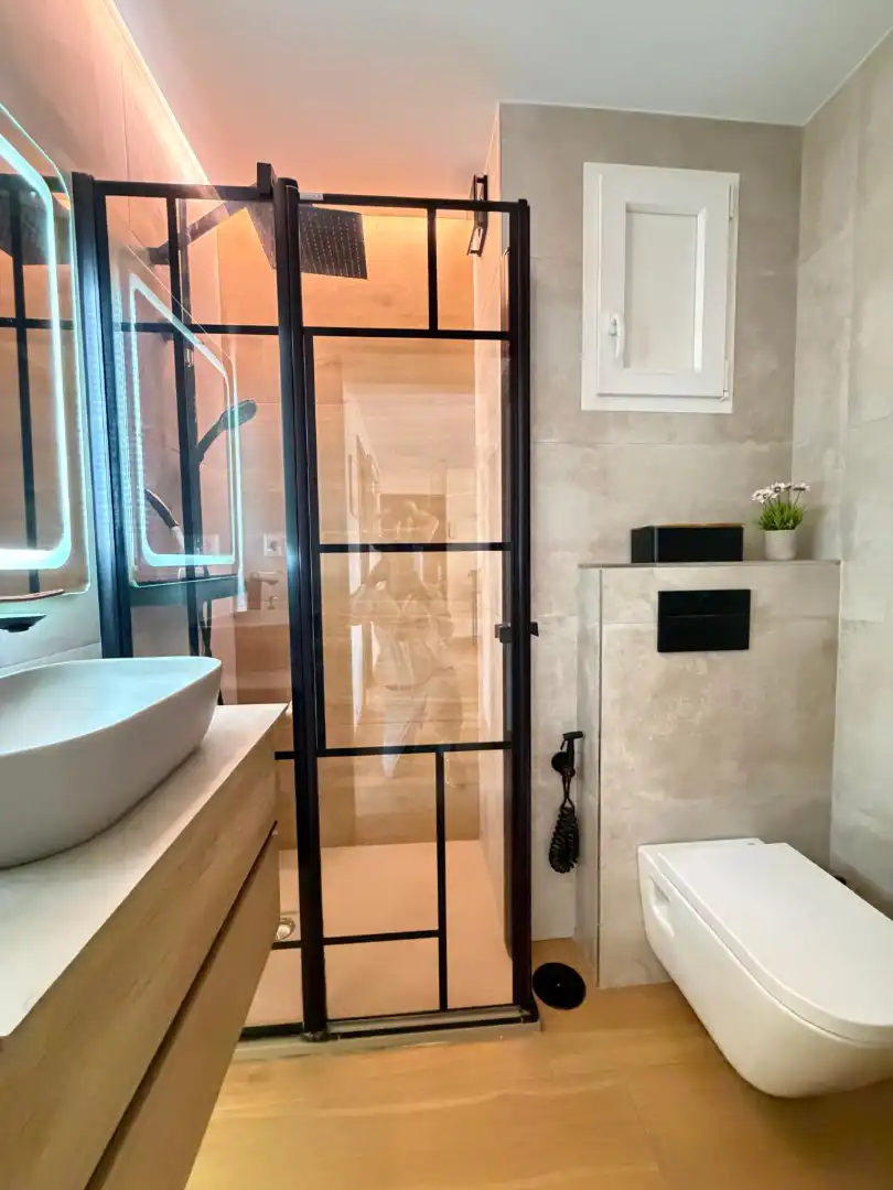 Baño de Piso de alquiler en Santander con Calefacción, Amueblado y Horno