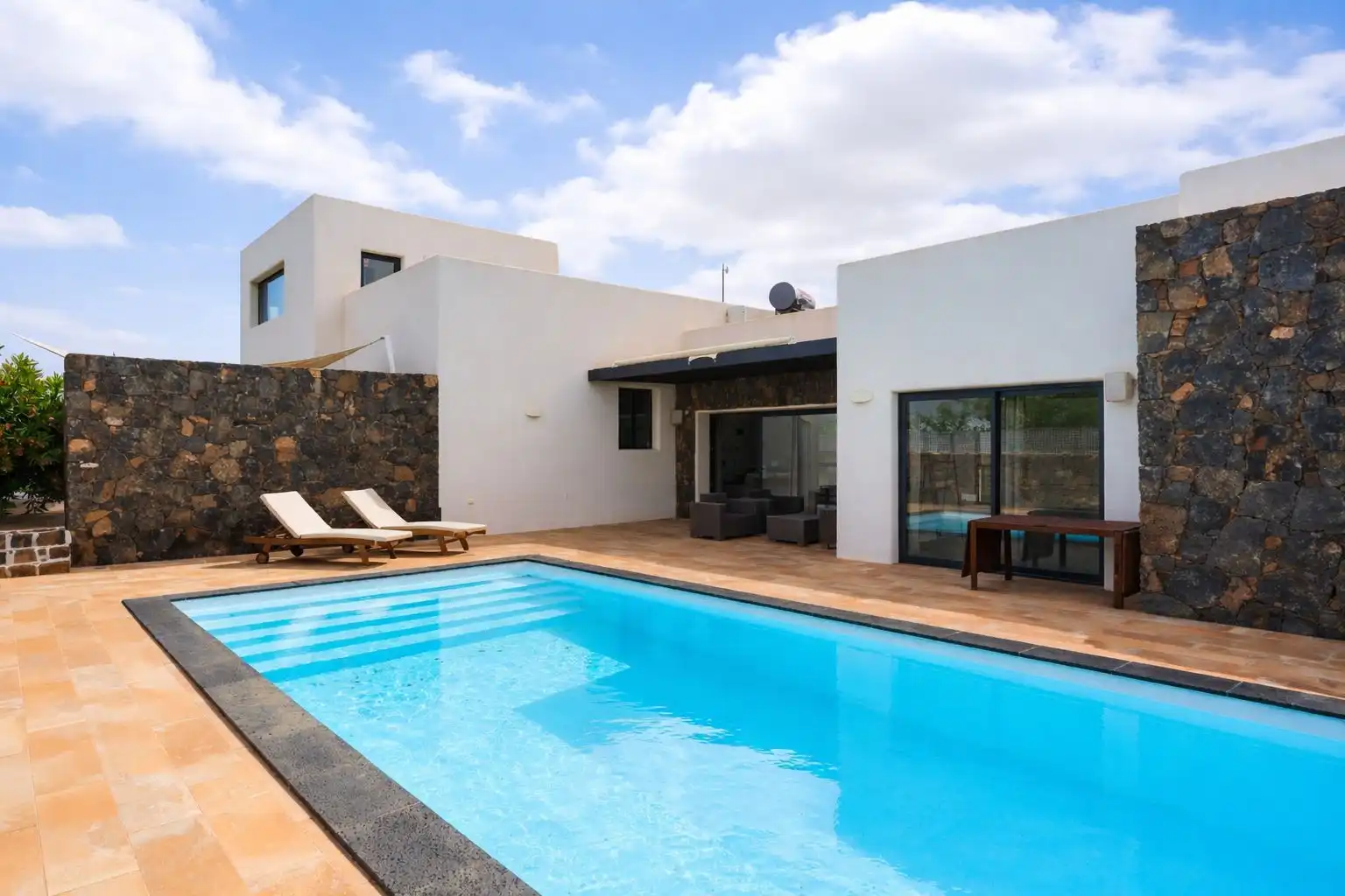 Piscina de Casa o chalet en venta en La Oliva con Jardín privado, Terraza y Trastero
