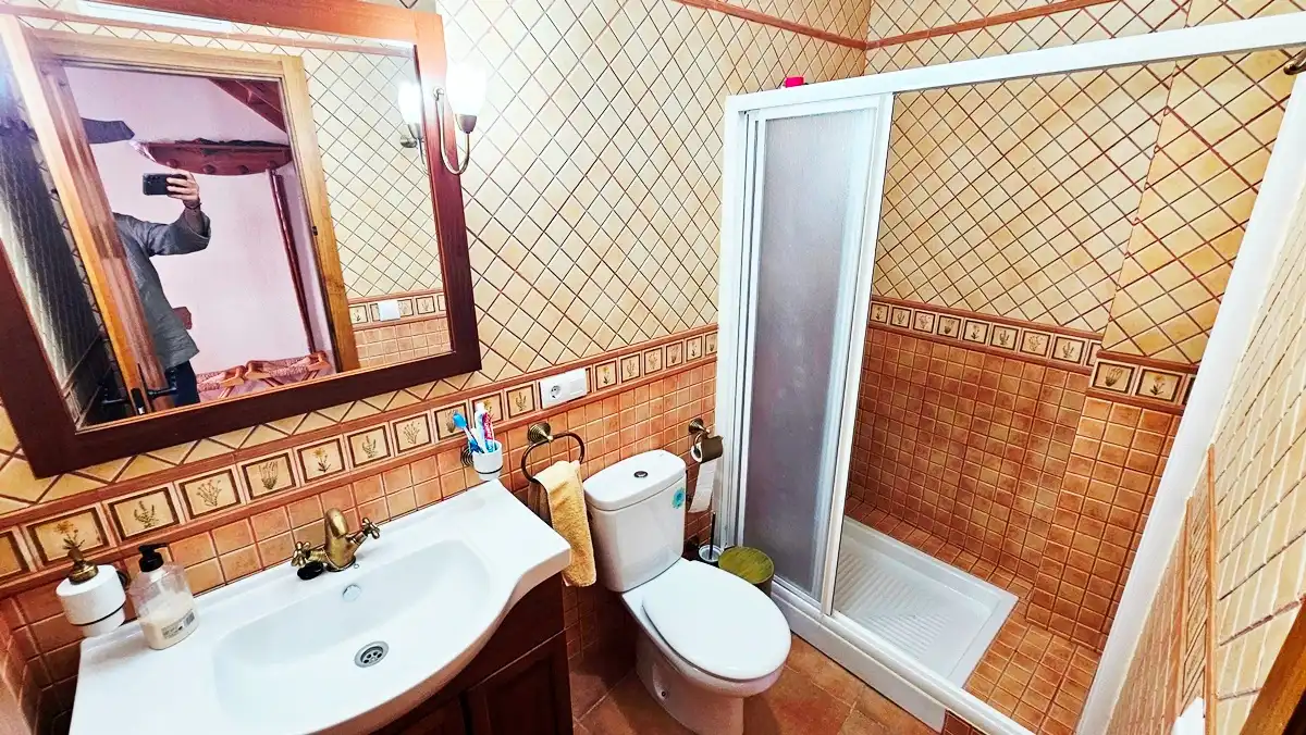 Bany de Casa o xalet en venda en Linares de la Sierra amb Traster