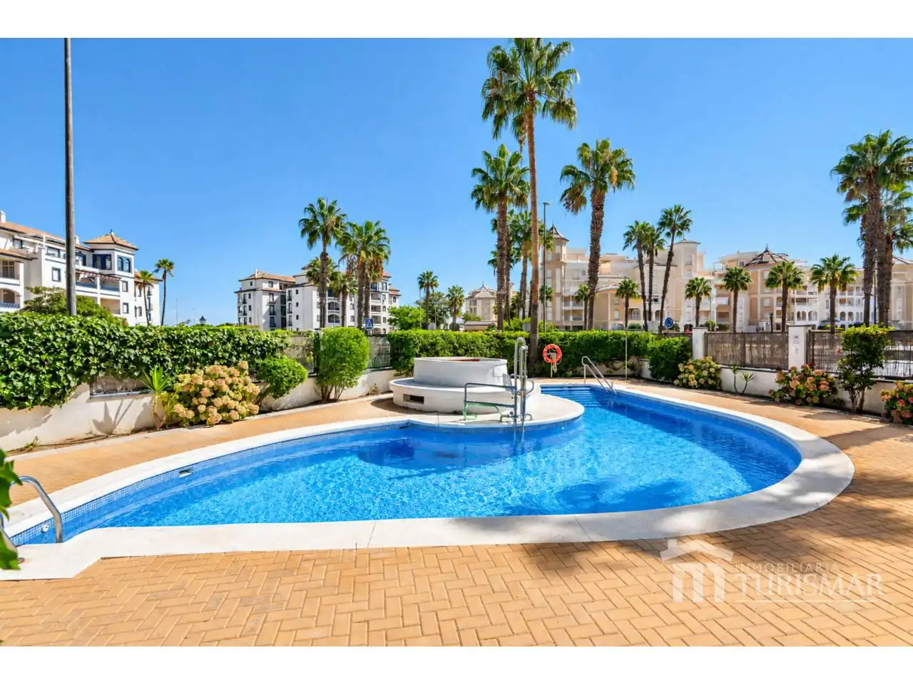 Appartement compact avec piscine à vendre à Calle Robalito 1