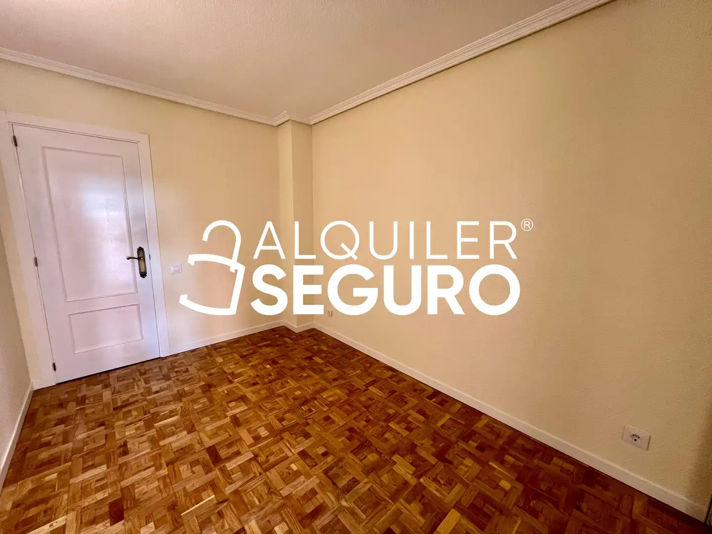 Bedroom of Flat for rent in Madrid  with Air Conditioner, Heating and Terrace