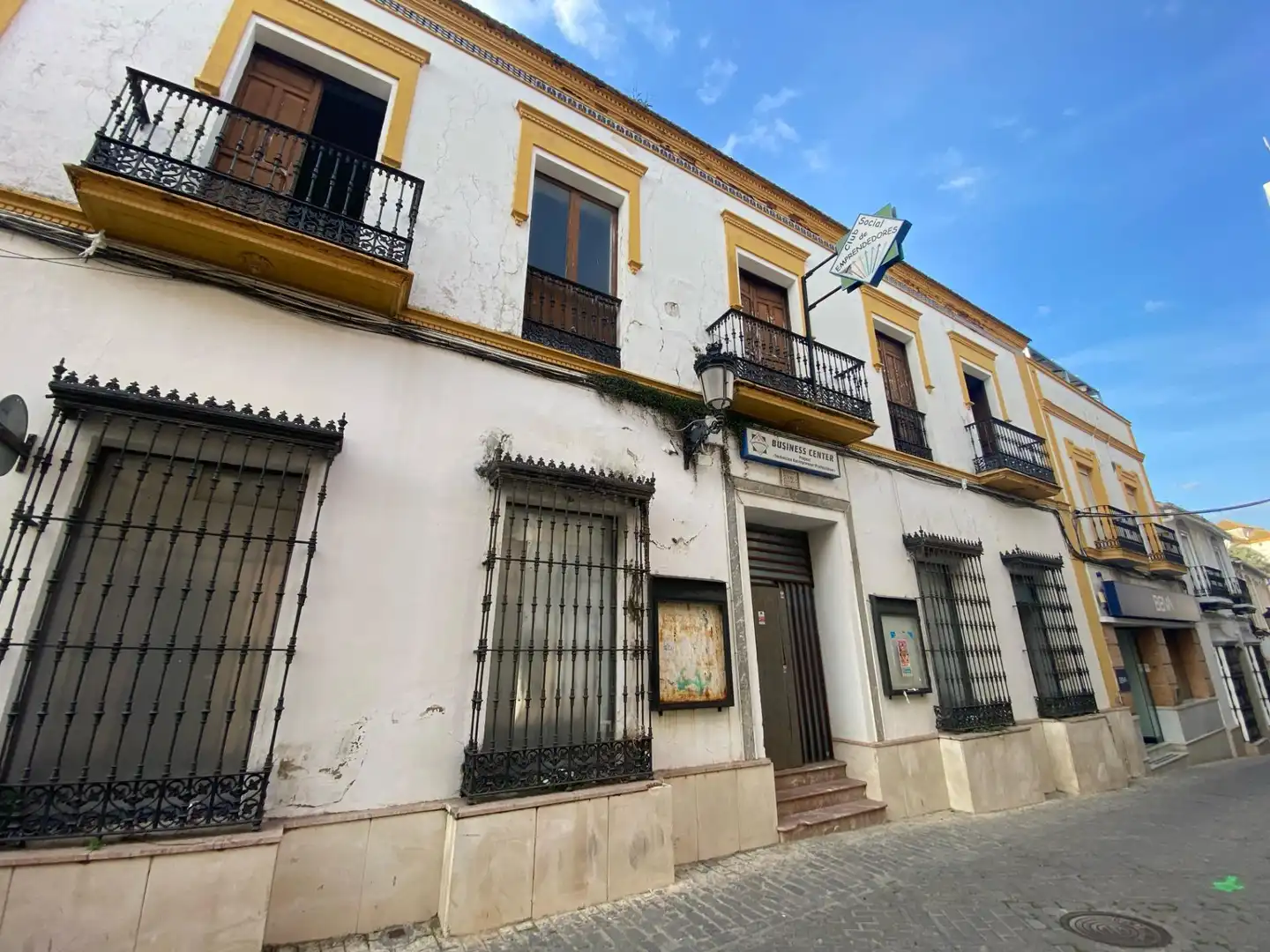 Buildings for sale in Villamartín
