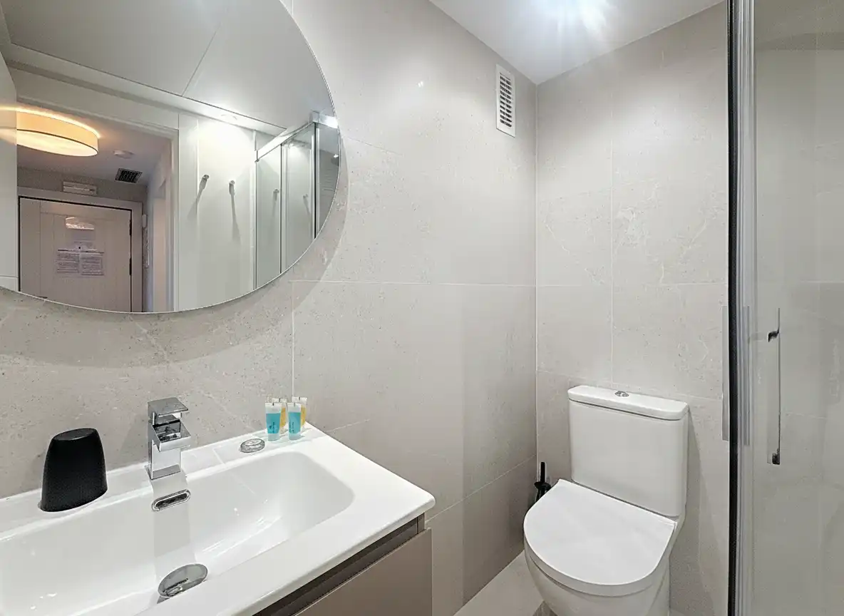 Bathroom of Apartments for sale in Benahavís  with Air Conditioner, Terrace and Swimming Pool