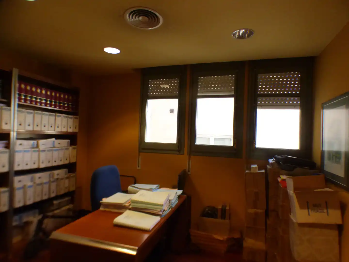 Office for sale in Girona  with Air Conditioner, Heating and Furnished