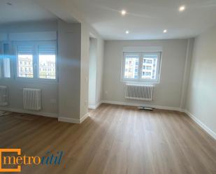 Bedroom of Flat for sale in Salamanca Capital  with Heating, Parquet flooring and Balcony