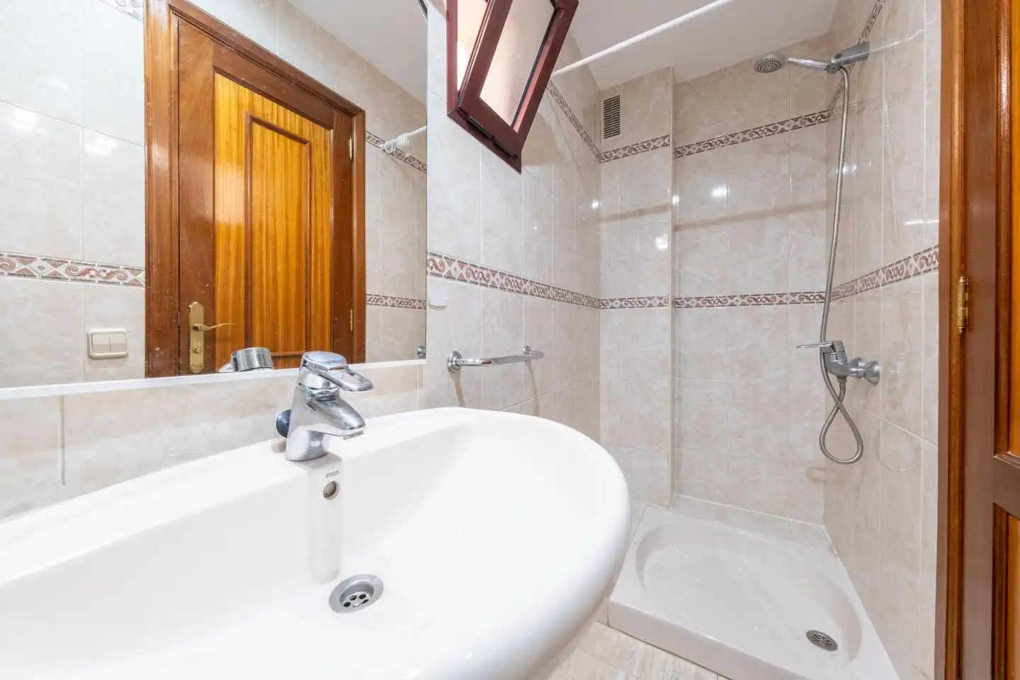 Flat for rent in Calle Bravo Murillo, 3, Triana