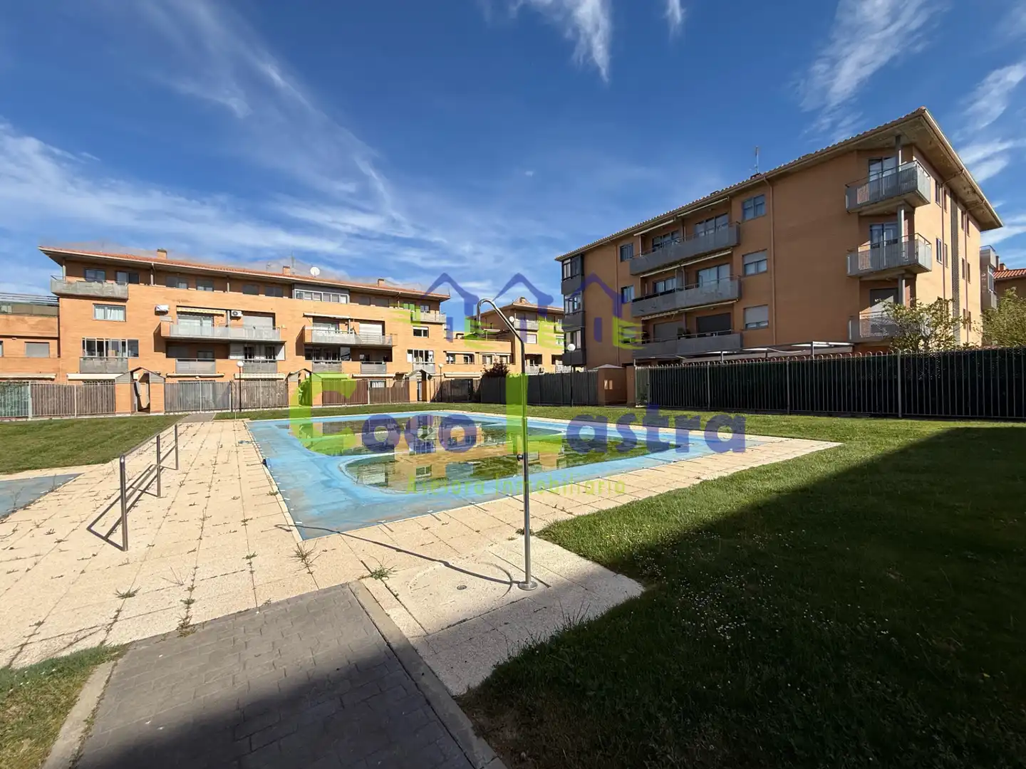Schwimmbecken von Maisonette zum Verkauf in Salamanca mit Heizung, Terrasse und Ofen