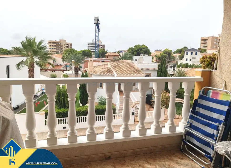 Vista exterior de Pis en venda en Orihuela amb Terrassa, Moblat i Piscina comunitària