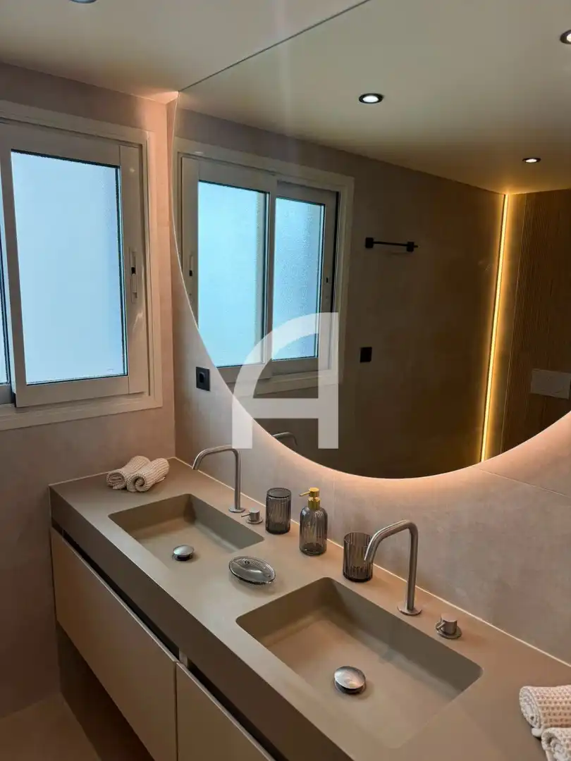 Bathroom of Flat for rent in Marbella  with Air Conditioner, Terrace and Swimming Pool