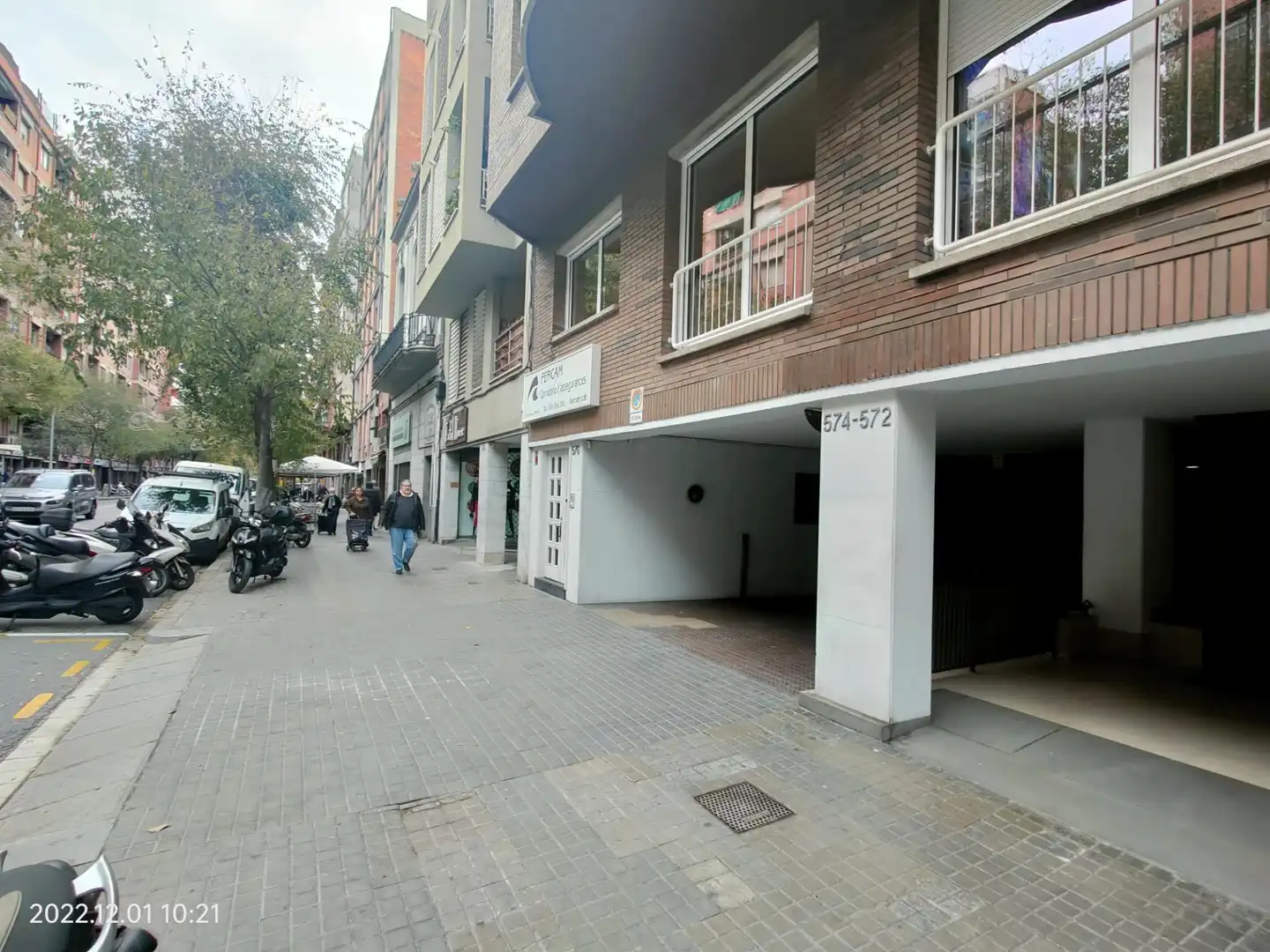 Vista exterior de Garatge en venda en Barcelona