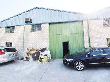 Industrial building for sale in Altos del Olivar - El Caracol