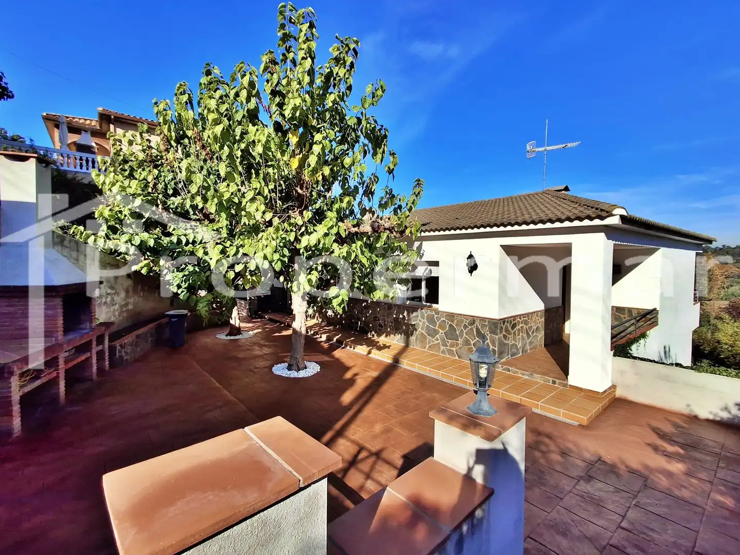 Casa amb jardí en venda a La Roca del Vallès